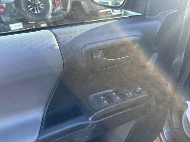 Used 2021 Toyota Tacoma SR w/ SR Convenience Package RWD image 11