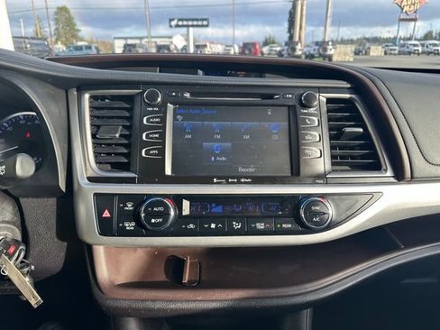 Used 2018 Toyota Highlander Plus w/ Protection Package #3 image 18