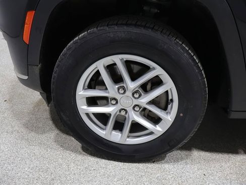 Used 2022 Jeep Grand Cherokee L Laredo w/ Luxury Tech Group I image 9