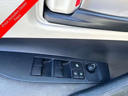 Used 2022 Toyota Corolla LE FWD image 13