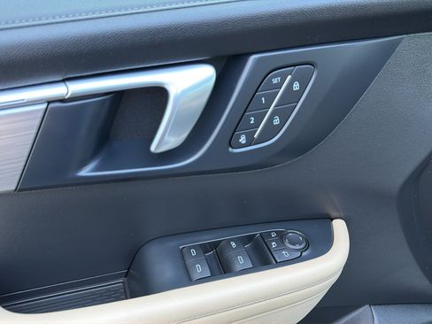 Used 2025 Buick Enclave Preferred w/ Power Package FWD image 24