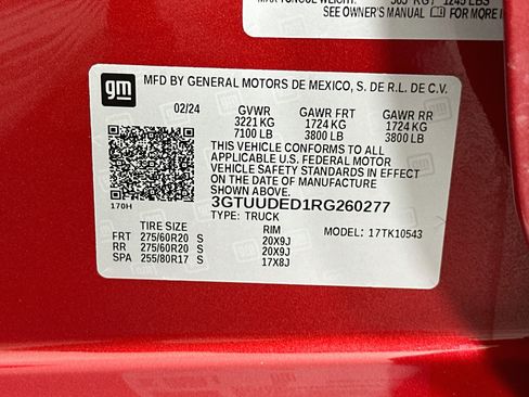 Used 2024 GMC Sierra 1500 SLT w/ SLT Premium Plus Package AWD/4WD image 12
