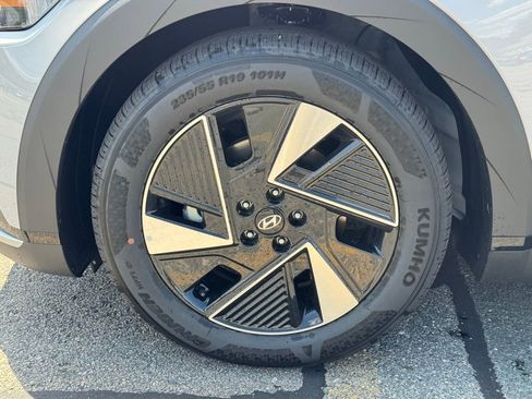 New 2025 Hyundai Ioniq 5 SEL image 9