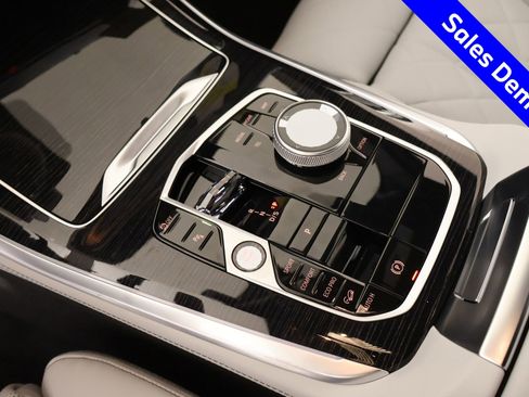 New 2026 BMW X5 xDrive40i w/ Executive Package AWD/4WD image 8