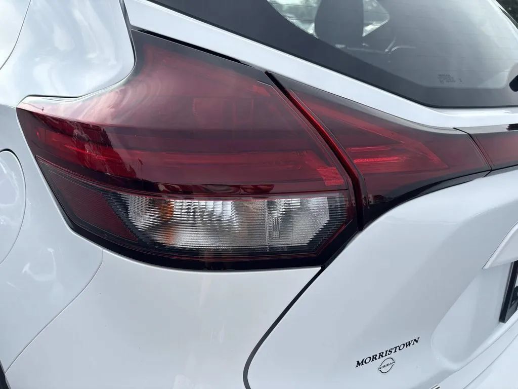 Used 2025 Nissan Kicks Play S FWD image 11