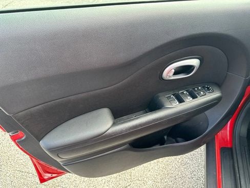 Used 2017 Kia Soul + FWD image 13