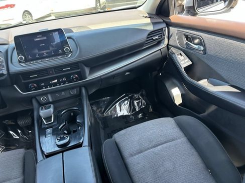 Used 2023 Nissan Rogue SV AWD/4WD image 14