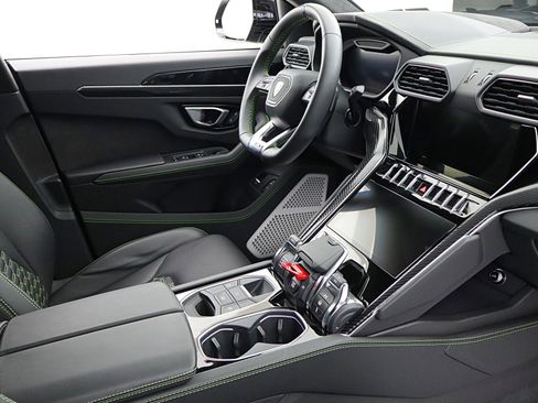 Used 2020 Lamborghini Urus image 43