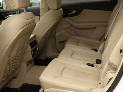 Used 2018 Audi Q7 3.0T Prestige w/ Prestige Package image 32