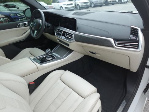 Used 2022 BMW X5 xDrive40i w/ M Sport Package image 8