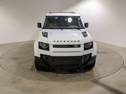 Used 2024 Land Rover Defender 130 X-Dynamic SE image 8