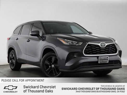 Used 2020 Toyota Highlander L FWD image 1