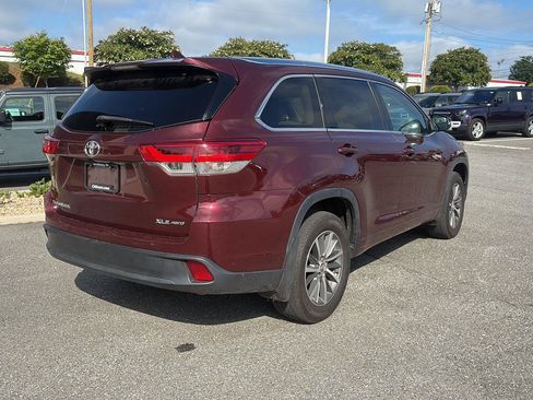 Used 2018 Toyota Highlander XLE AWD/4WD image 6