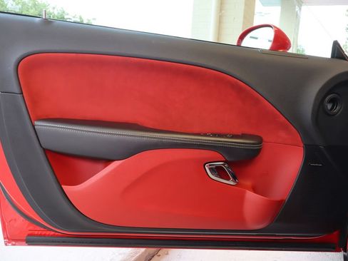 Used 2015 Dodge Challenger SRT Hellcat RWD image 10
