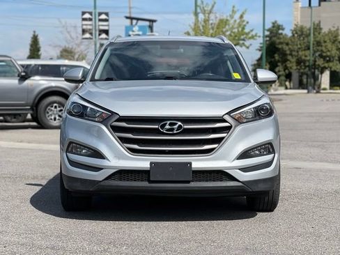 Used 2016 Hyundai Tucson SE w/ Option Group 02 FWD image 2