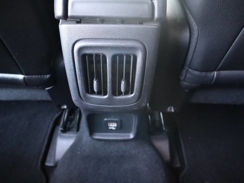 Used 2018 Jeep Compass Latitude image 32