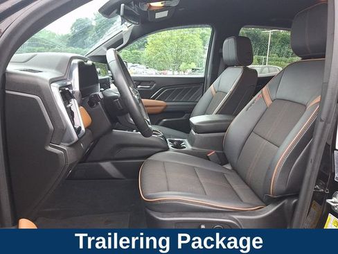 Used 2024 GMC Canyon AT4 AWD/4WD image 2