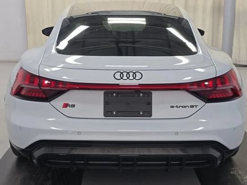 Used 2023 Audi RS e-tron GT w/ Carbon Performance Package AWD/4WD image 7