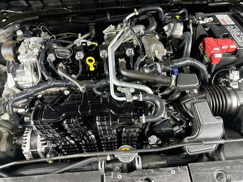 Used 2025 Nissan Altima 2.5 SV FWD image 31