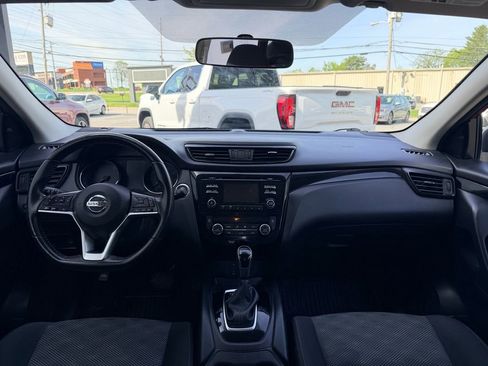 Used 2018 Nissan Rogue Sport SV w/ SV All-Weather Package image 22