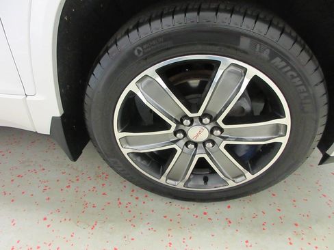 Used 2017 GMC Acadia Denali w/ Technology Package image 31