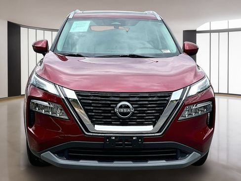 Used 2023 Nissan Rogue SV w/ SV Premium B Package FWD image 2