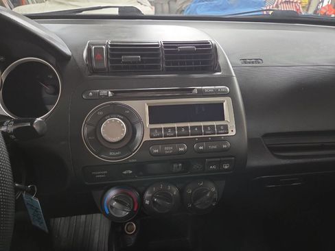 Used 2007 Honda Fit image 9