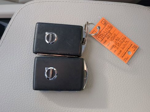 Used 2018 Volvo S90 T5 Momentum w/ Convenience Package image 27