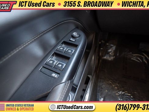 Used 2016 Cadillac SRX Luxury FWD image 12