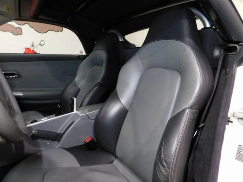 Used 2005 Chrysler Crossfire Limited RWD image 59