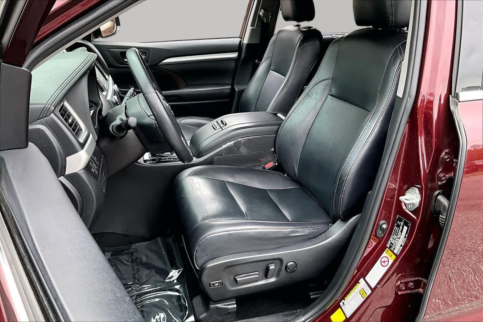 Used 2019 Toyota Highlander XLE AWD/4WD image 8