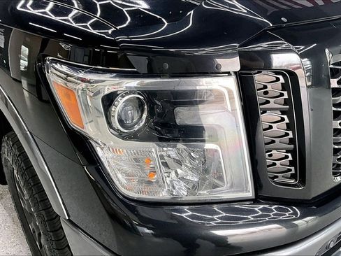 Used 2017 Nissan Titan PRO-4X AWD/4WD image 32