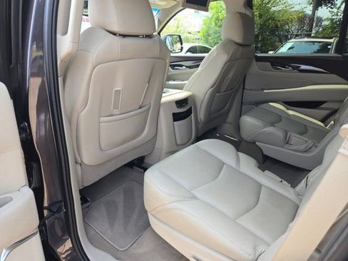Used 2017 Cadillac Escalade Premium Luxury AWD/4WD image 11