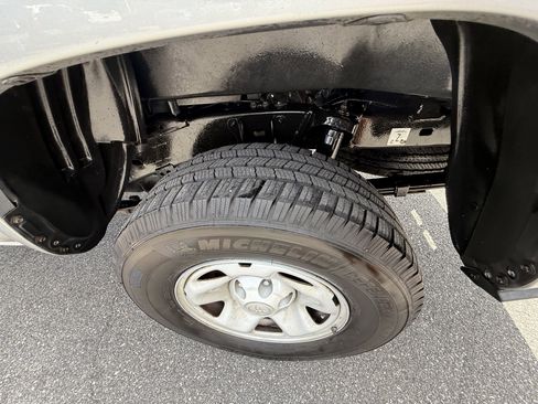 Used 2019 Toyota Tacoma SR5 image 28