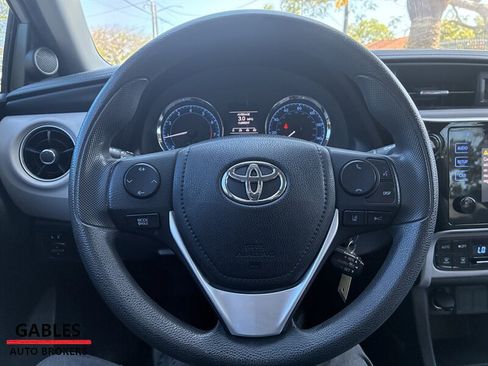 Used 2017 Toyota Corolla LE FWD image 14