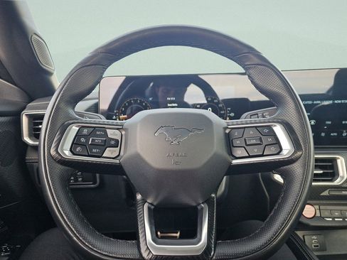 Used 2025 Ford Mustang GT Premium image 31