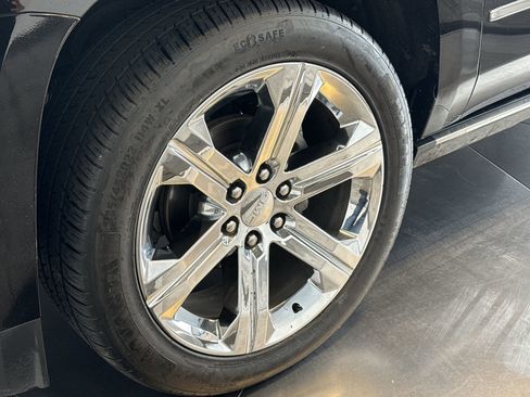 Used 2019 GMC Yukon Denali w/ Denali Ultimate Package AWD/4WD image 9