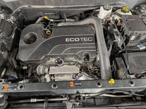 Used 2020 Chevrolet Equinox Premier image 30