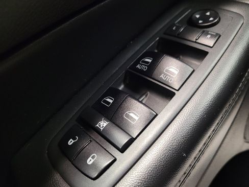 Used 2018 Jeep Grand Cherokee Laredo RWD image 27