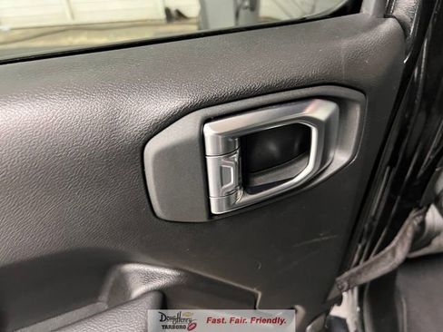 Used 2025 Jeep Wrangler Unlimited Sport AWD/4WD image 30