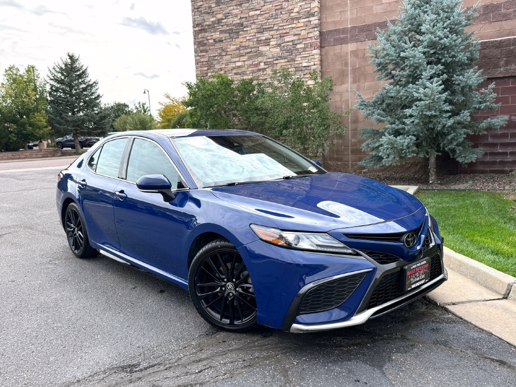Used 2023 Toyota Camry XSE FWD image 2