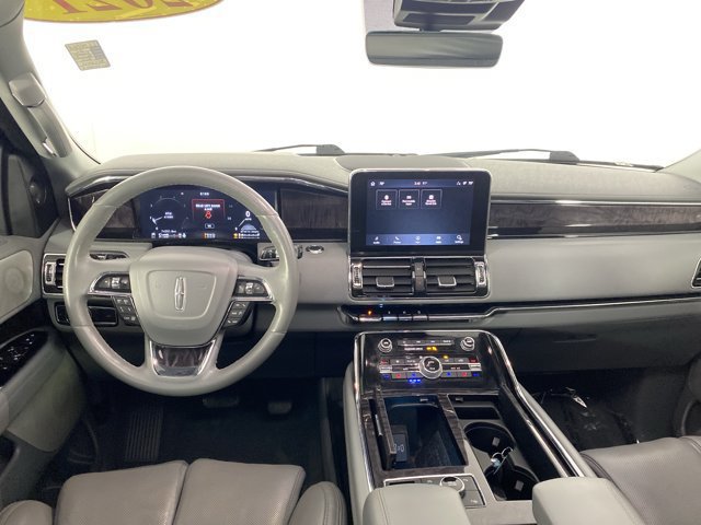 Used 2021 Lincoln Navigator Reserve w/ Luxury Package AWD/4WD image 18