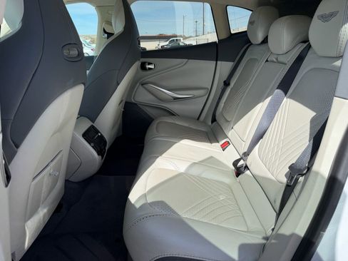 Used 2021 Aston Martin DBX image 22