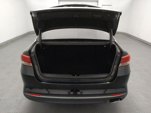 Used 2018 Kia Optima LX w/ 17" Alloy Wheels Package FWD image 29