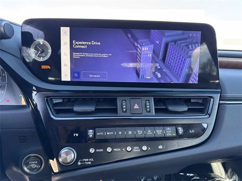 Certified 2025 Lexus ES 300h w/ Premium Package image 25