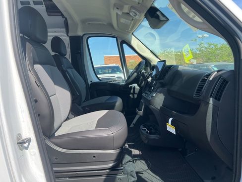 New 2026 RAM ProMaster 2500 w/ Premium Convenience Group FWD image 15