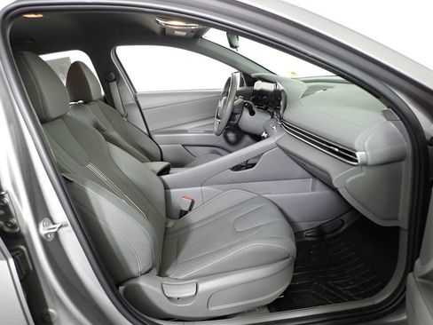Used 2023 Hyundai Elantra SEL w/ Convenience Package FWD image 36