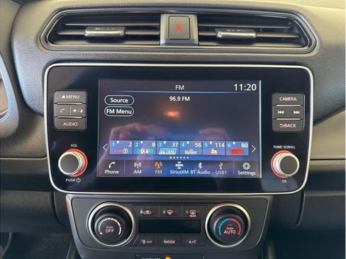 Used 2025 Nissan Leaf S image 18