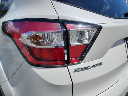 Used 2017 Ford Escape SE image 15