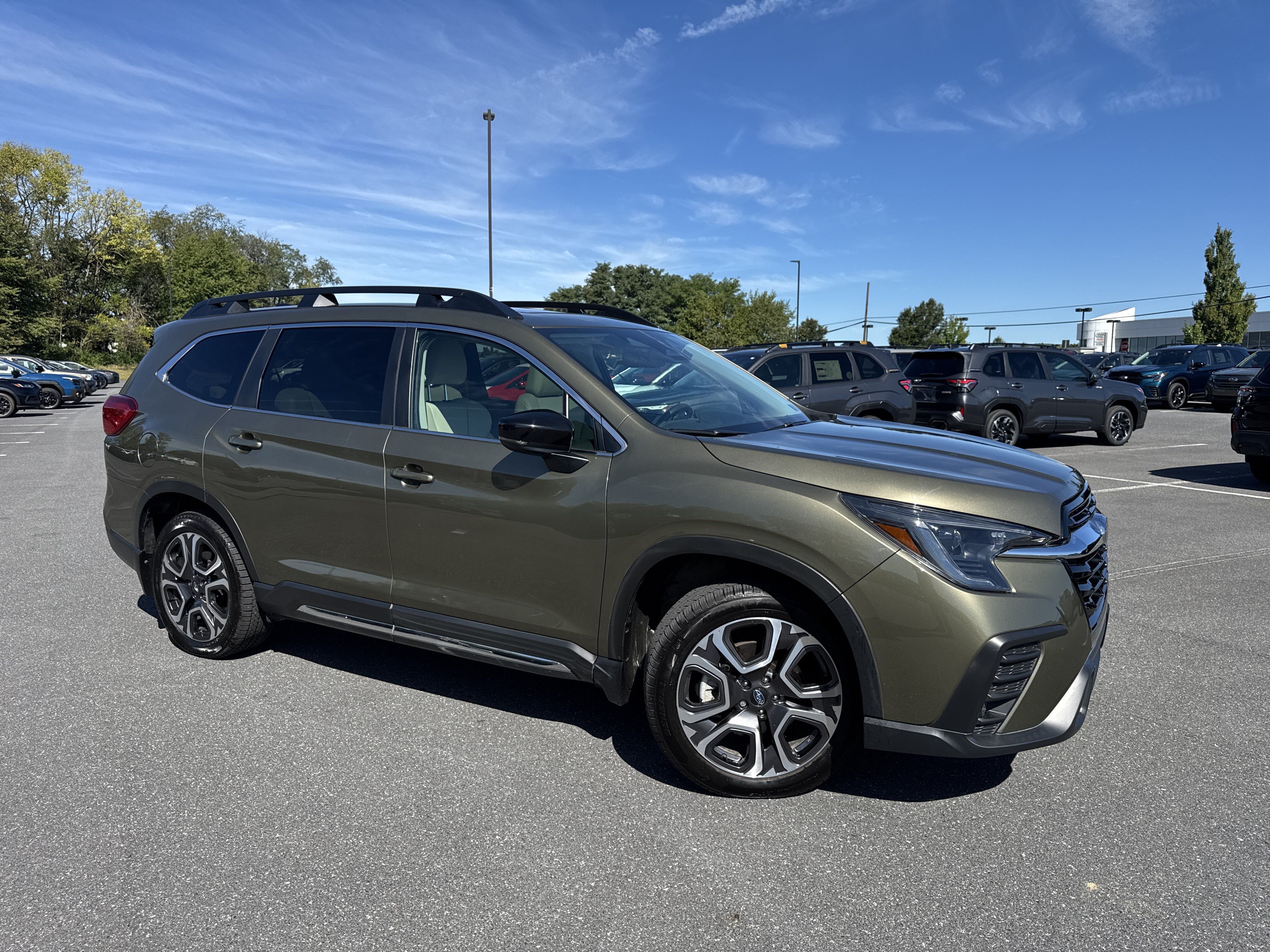 Used 2024 Subaru Ascent Limited w/ Technology Package AWD/4WD image 18
